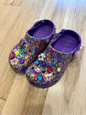 Classic Lisa Frank Clog CROCS Size 7 Women’s